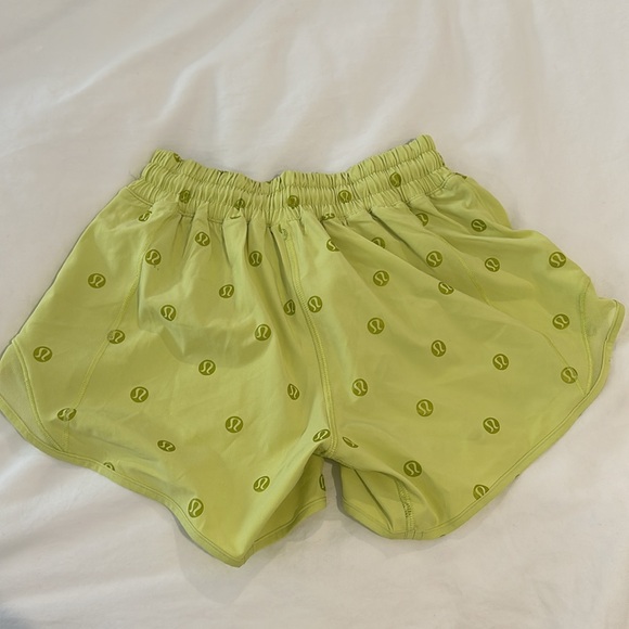 Lululemon shorts size 2 - Picture 3 of 4